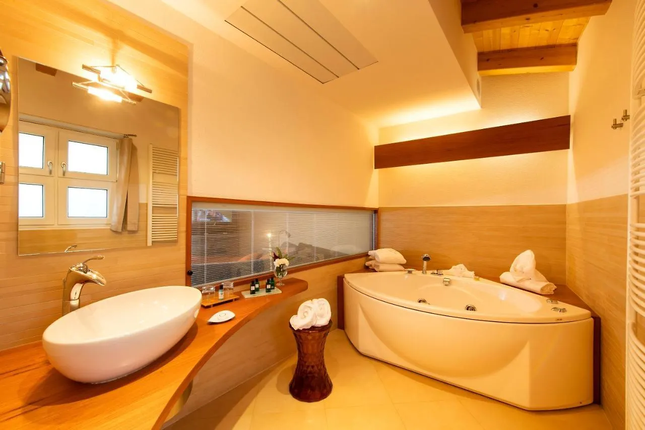Color Hotel Style, Design & Gourmet Bardolino