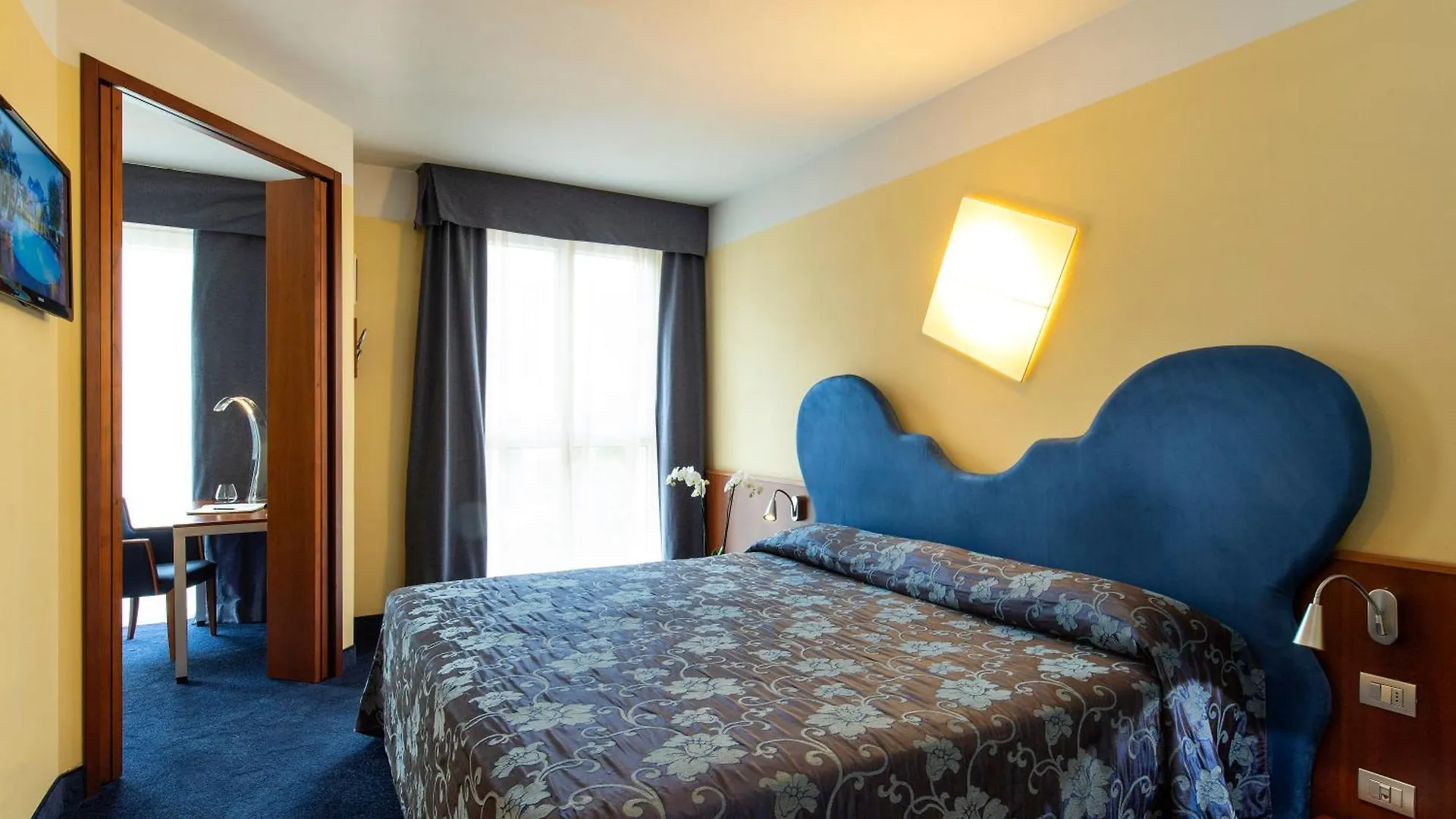 Color Hotel Style, Design & Gourmet Bardolino