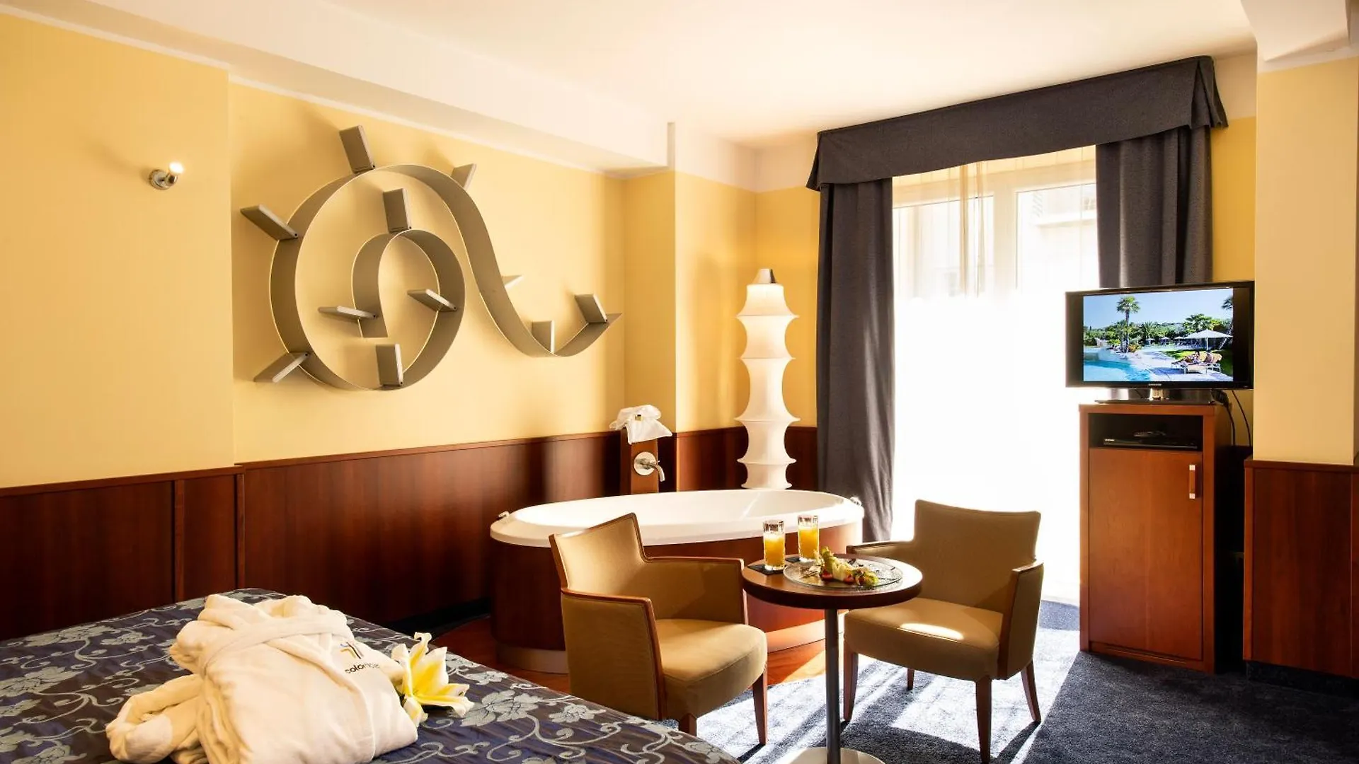 Color Hotel Style, Design & Gourmet Bardolino