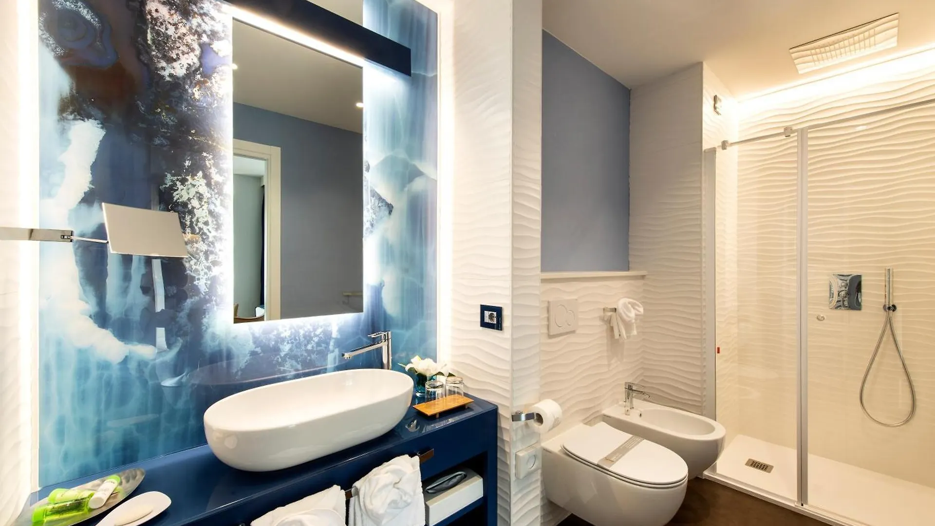 Color Hotel Style, Design & Gourmet Bardolino
