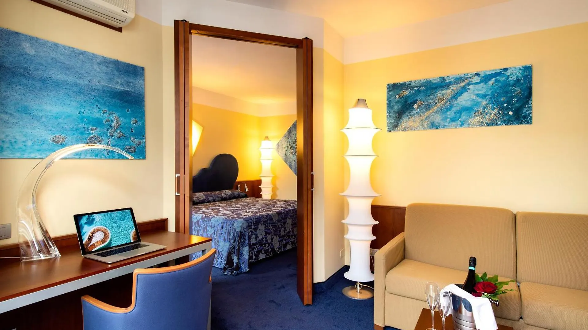 Color Hotel Style, Design & Gourmet Bardolino 4*,