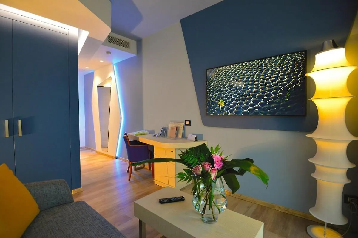 Color Hotel Style, Design & Gourmet Bardolino