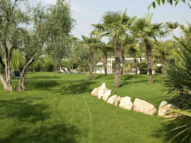 Color Hotel Style, Design & Gourmet Bardolino