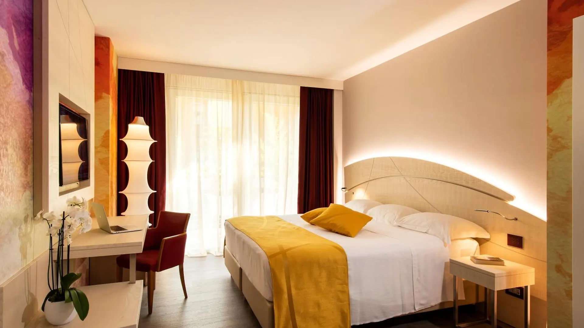 Color Hotel Style, Design & Gourmet Bardolino