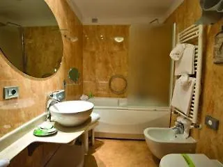 Color Hotel Style, Design & Gourmet Bardolino